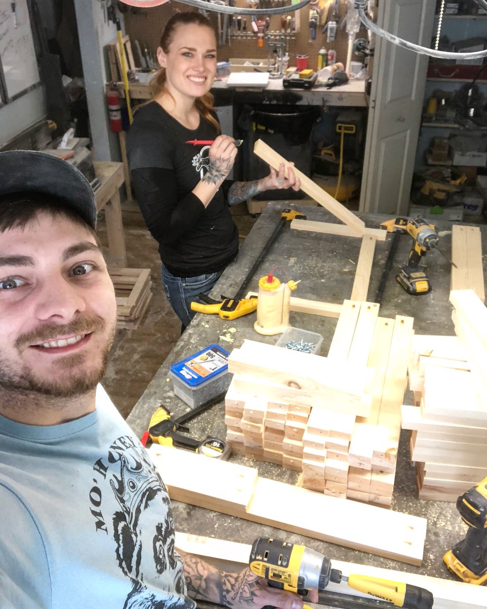 twomoosedesign's tweet photo. We use the kreg jig system every week on various items we sell on Etsy because it’s quick, easy, and makes the joint a lot stronger! Is @kregjig your go to tool when you don’t have time for more advanced joinery or the project just simply won’t allow it?? 
#kregjig #kreg https://t.co/lur8YUzmvh