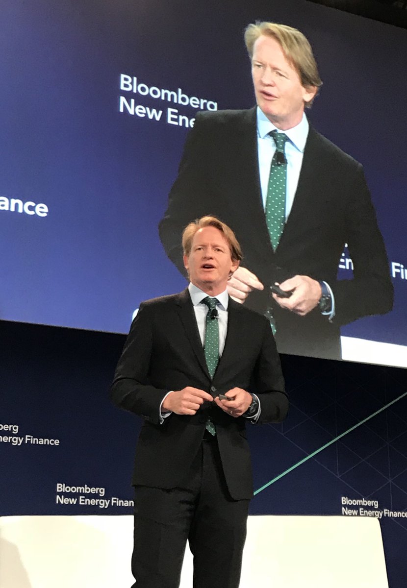 CycleCapitalVC's tweet photo. Opening remarks of #JonMoore at @BloombergNEF #BNEFSummit - Happy to partner with the Summit for a 4th year! https://t.co/MHCaXhDFBj