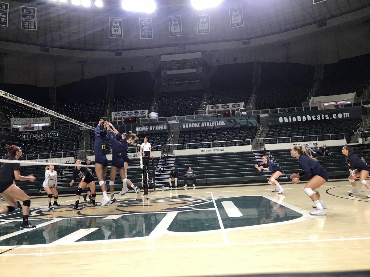 WVUVolleyball's tweet photo. Waking up in Morgantown after a 3-0 weekend in Athens!
#MondayMotivaton #SpringVB https://t.co/crqmasV9Bn
