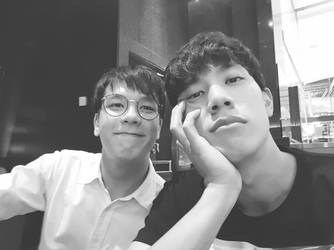 GvsPfreetime's tweet photo. ถ่ายกันไปกี่แอค อยากจะวิ่งไปขอส่องโทรศัพท์ #เกรทพอร์ช https://t.co/1LpmyV3TIN
