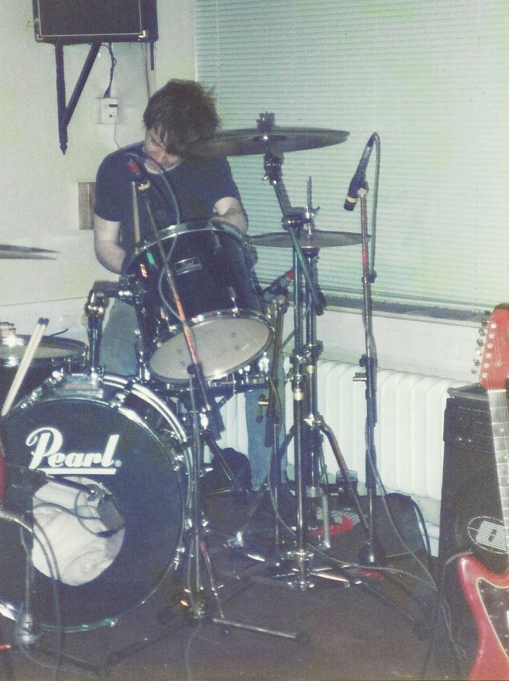 berenyi_miki's tweet image. Have now realised that this is NOT My Bloody Valentine's North London Poly gig because that was Oct 88 and by then Dave had left and also I have some pics of the PNL gig which unbelievably looks even more shabby and lacking in atmosphere...