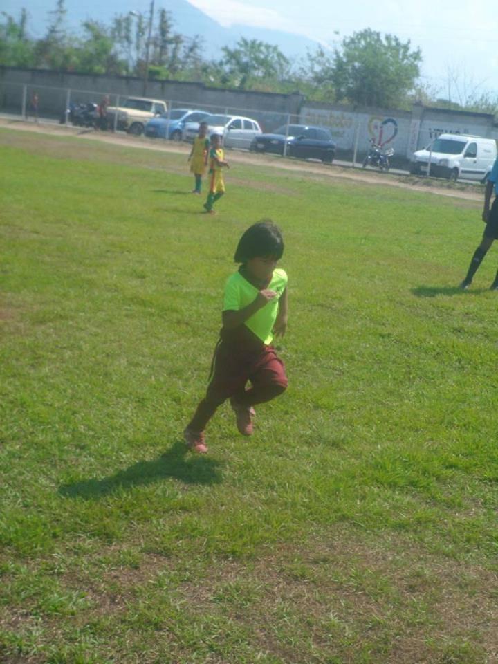 EMF_PAVECA's tweet photo. Nuestro debut en la #sub08 vs clubatleticosanjoaquin #estadal2018 @EFM_PAVECA https://t.co/m9tJoW6qGl