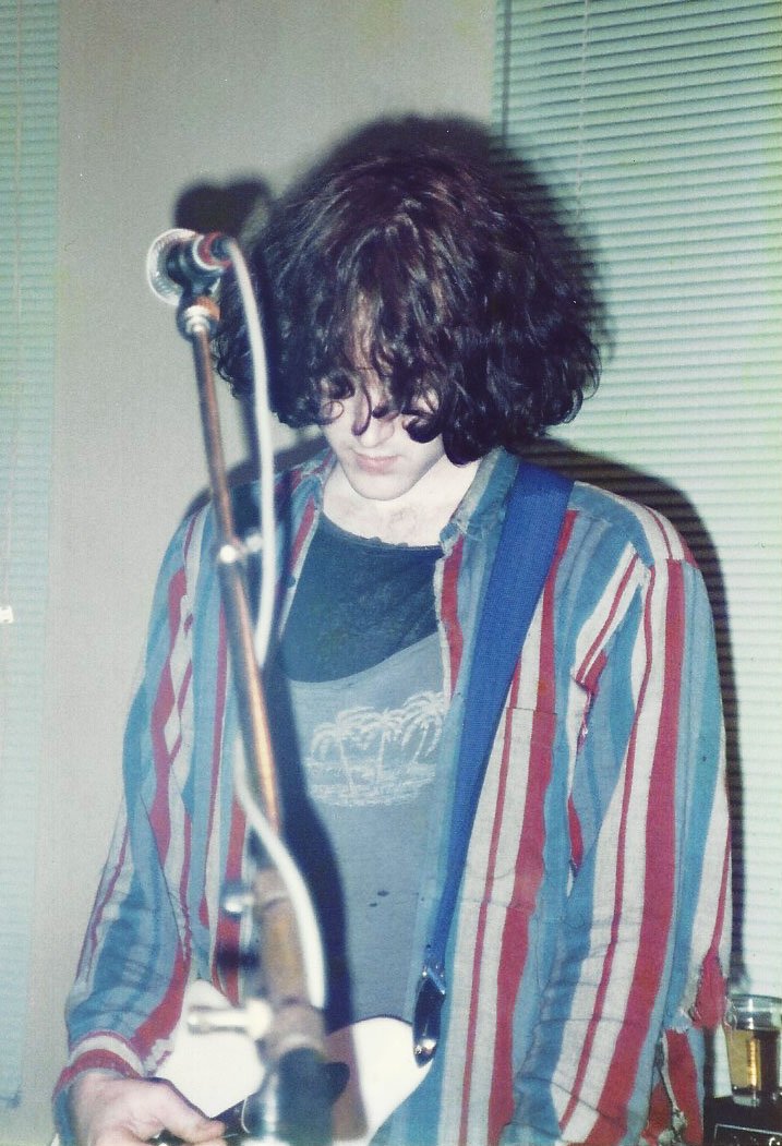 berenyi_miki's tweet image. Have now realised that this is NOT My Bloody Valentine's North London Poly gig because that was Oct 88 and by then Dave had left and also I have some pics of the PNL gig which unbelievably looks even more shabby and lacking in atmosphere...