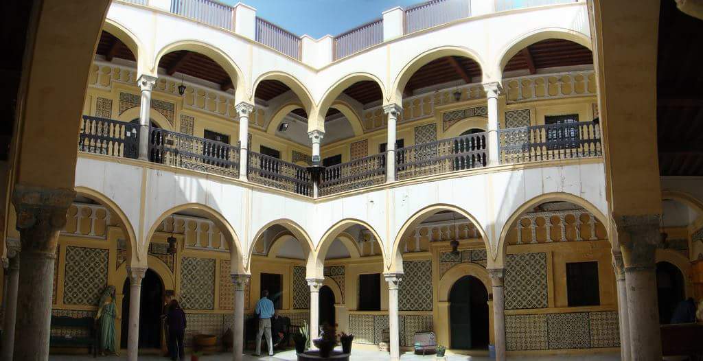 Libyanhistory's tweet photo. The House of al-Qaramanli, one of the finest houses in old city Tripoli, was built in the second half of 18th century, during the period of Ali Pasha al-Qaramanli (1754-1795), currently it is a historical exhibition of the Libyan traditional stuff https://t.co/M9tlLH2cfE