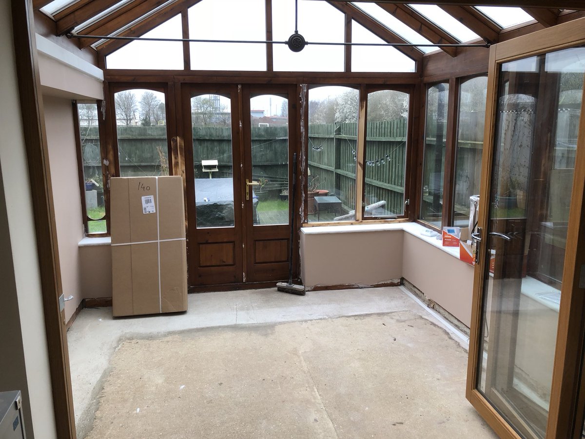 Mbuildservices's tweet photo. @prowarmheating Underfloor heating going down in the conservatory today ready for oak flooring tomorrow @UnderfloorHS  #conservatory #engineeredoak https://t.co/FqR3fTjbbh
