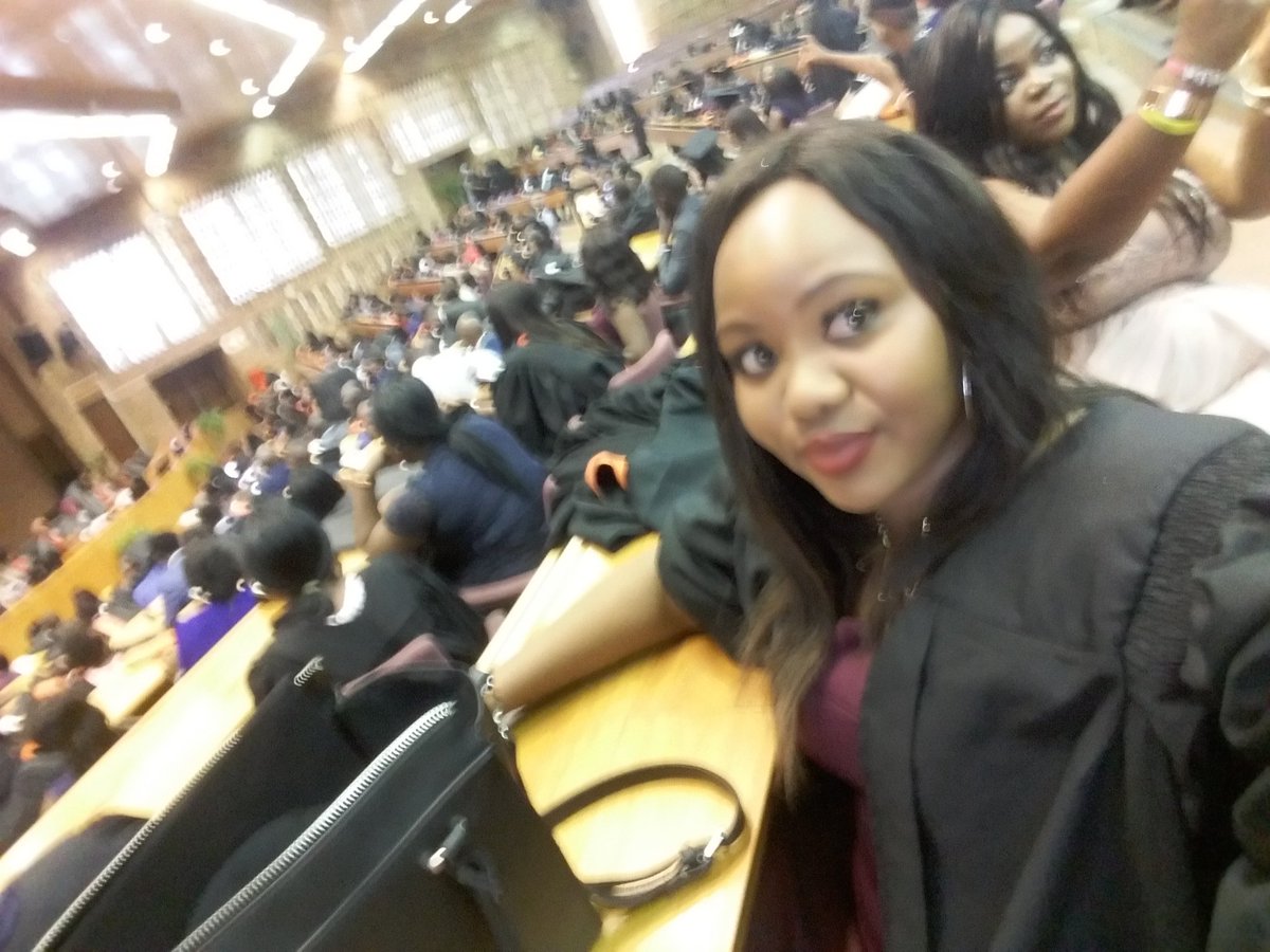 AnnabestMoeti's tweet photo. #ULAutumnGrad2018
#Bpsych https://t.co/2HeerWykgp