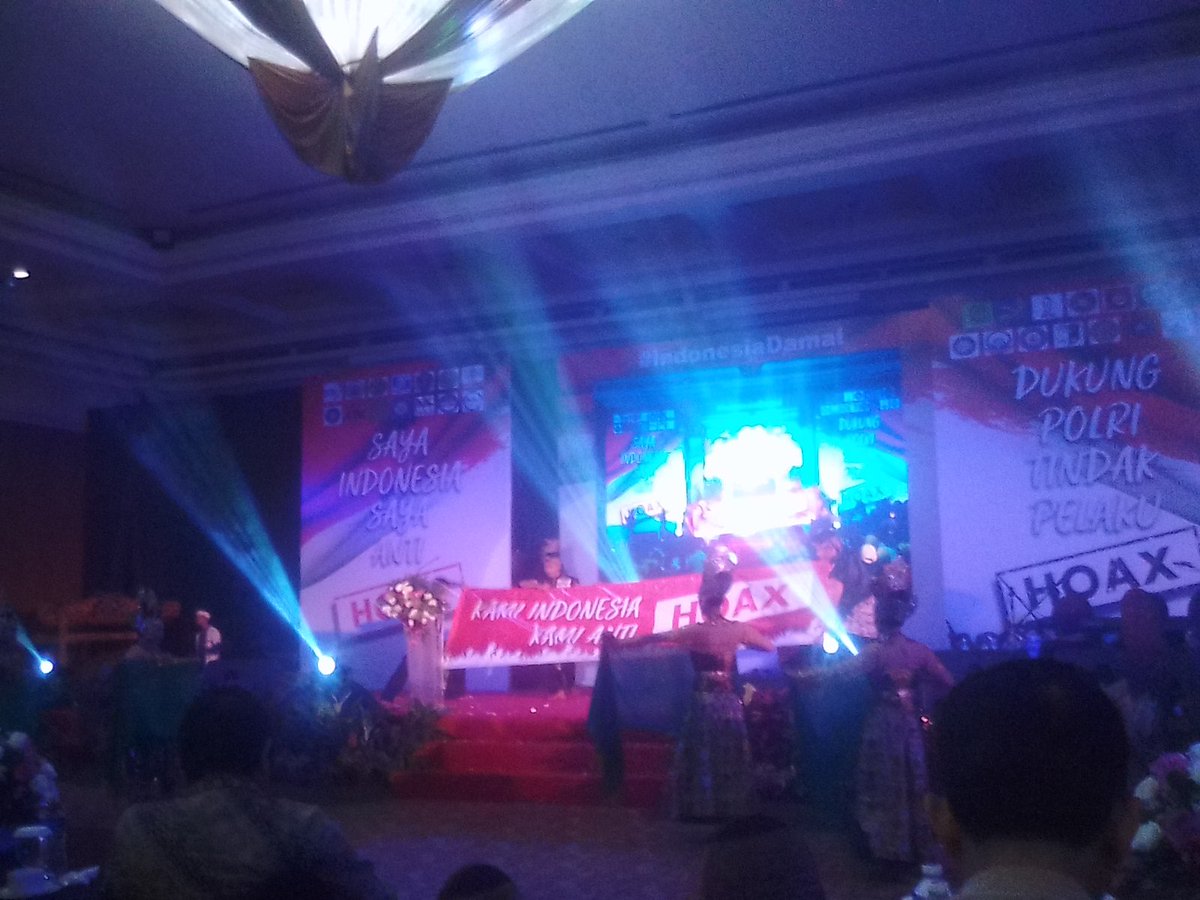 aefudin086's tweet photo. Saya Indonesia,
Anti HOAX
NKRI Harga Mati
Senin, 9 April 2018 "Grand Pasundan Bandung" https://t.co/radPSijgLI