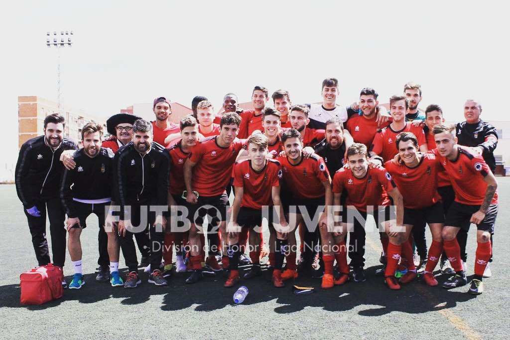 futboljuvenil_'s tweet photo. CRÓNICA #DH7 | Gran colofón a una temporada inolvidable en el Grupo 7 de División de Honor.

Lee la crónica: 
https://t.co/egREO77CJ5 https://t.co/LUwobJ1Bxl