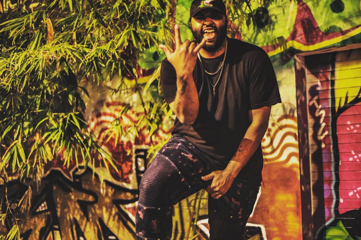 letusbray6M's tweet photo. (OUTKAST) You Gotta Get up Get out an get something ayee na Forreal it's nobody fault nobody if you not where you want to be in life , or at the life level you sapose to be at , you feel it I damn sure do , that's why the music so diff and wild on 🌎🔌📷 @media6ix https://t.co/hUlKptjhOX