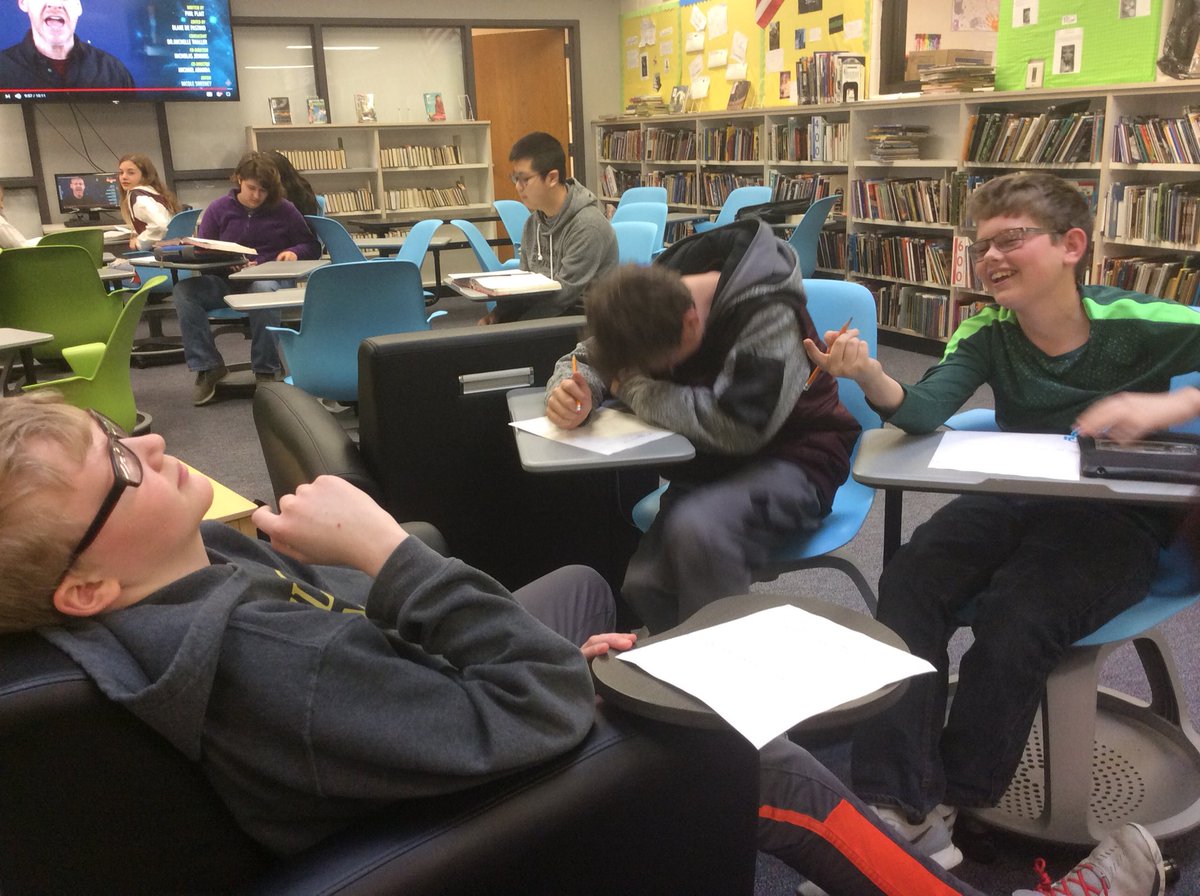 jschleiden11's tweet photo. Students are having fun practicing sentence structure while building Mars Rover models... what is the best way to give directions? https://t.co/mtli40cHeN