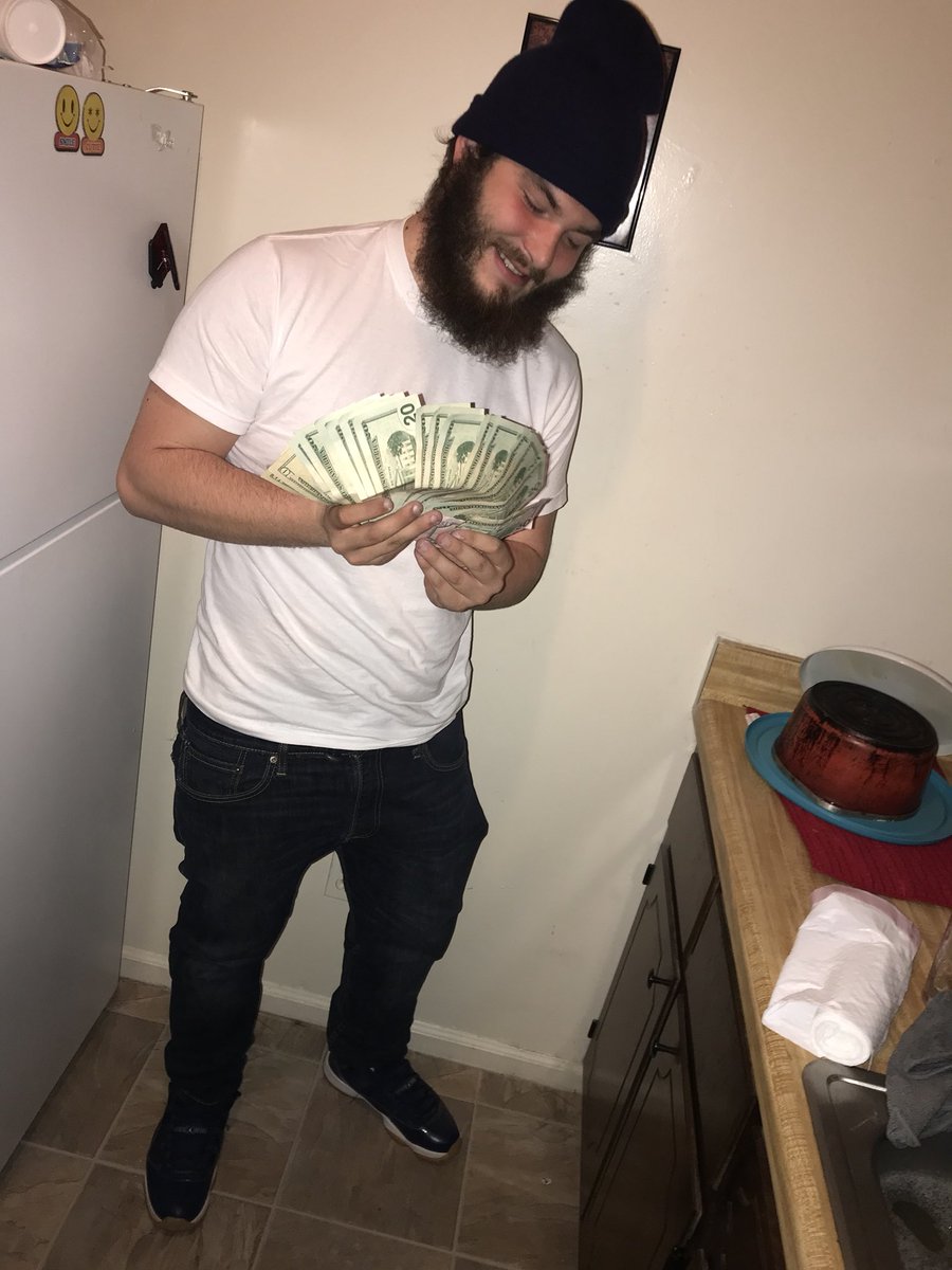 ClayH1998's tweet photo. Ima flex for all dem days i only had one pair of shoes 💪🏼💪🏼 https://t.co/YY5lEW4ZwC