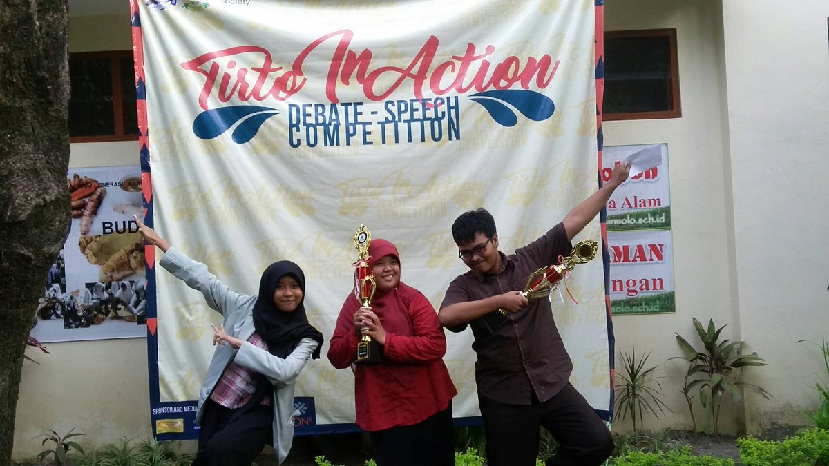 PEDCMache's tweet photo. Congratulation to our own PEDC as Third Winner TIA 2017 (Nuri,Nafi'ah,Danial) and Danial as Best Speaker https://t.co/qRQsa1lh4R