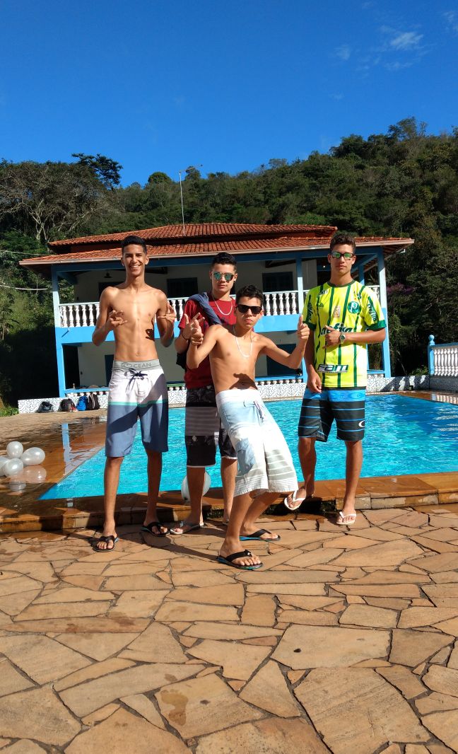 igorfroes04's tweet photo. Irmãos 🤘❤ @BRodriggues @evict0rs13 #Bieffe https://t.co/YkJpDvmeoq