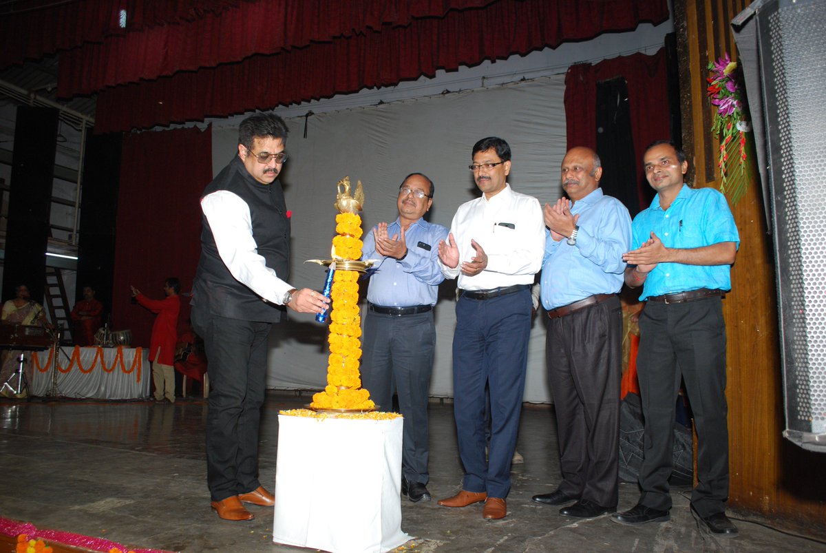 MECONLimited's tweet photo. #MECON celebrated its 60th foundation day on 06.04.2018 with great zeal and happiness as #MECONIANS performed on stage showcasing their skill and talent with impactful performances. #MECONFoundationWeek @ChBirenderSingh; @SteelMinIndia; @vishnudsai; @PIB_India; @PMOIndia https://t.co/iKvFEcFeVr
