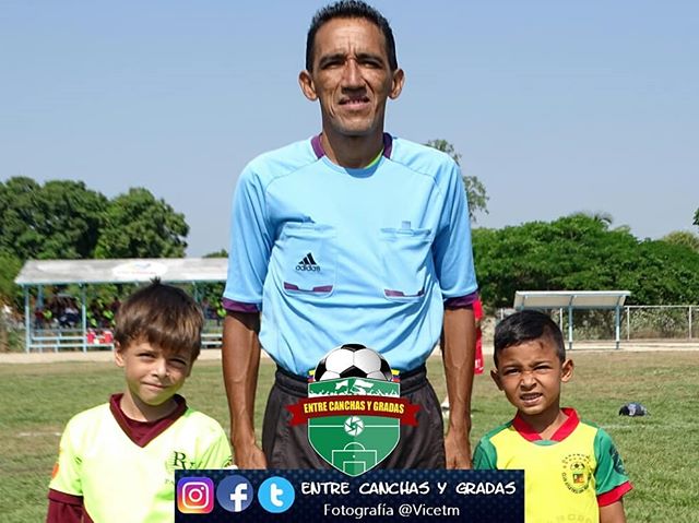 EMF_PAVECA's tweet photo. #momentos #estadal2018 Gracias a #entrecanchasygradas por su apoyo siempre... Bendiciones y Abrazos de Goooooooooool⚽️ @CanchasyGradas @EFM_PAVECA https://t.co/Rw0lSCNvkW