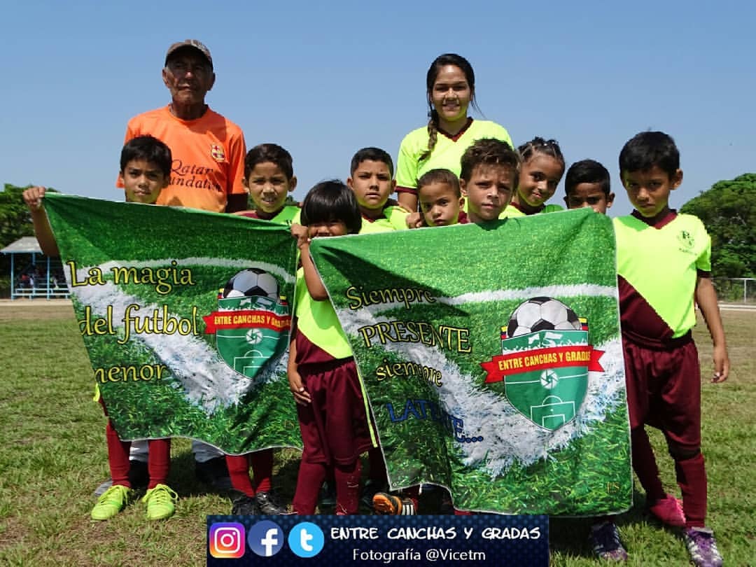 EMF_PAVECA's tweet photo. #momentos #estadal2018 Gracias a #entrecanchasygradas por su apoyo siempre... Bendiciones y Abrazos de Goooooooooool⚽️ @CanchasyGradas @EFM_PAVECA #UnidosSíPodemos https://t.co/yNW9YQxvoS