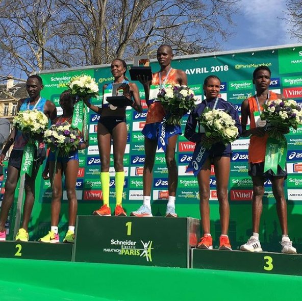 Résultat de recherche d'images pour "podium mixte marathon de paris"