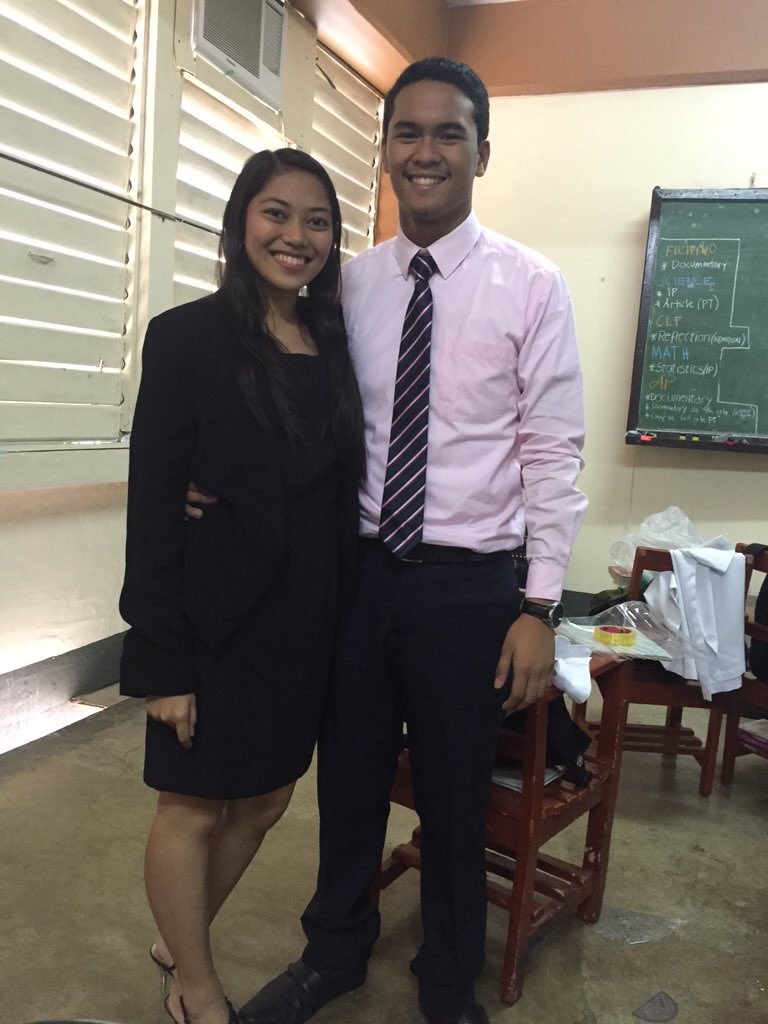 DeanDurano's tweet photo. 5 years ago, we were just strangers. Now, we have each other to lean on. Thank you sa mga notes and pag tudlo hehe congrats to us Beng!! Stay strong for more challenges in college. Loveyou ♥️ https://t.co/LoXlBnv1Hr