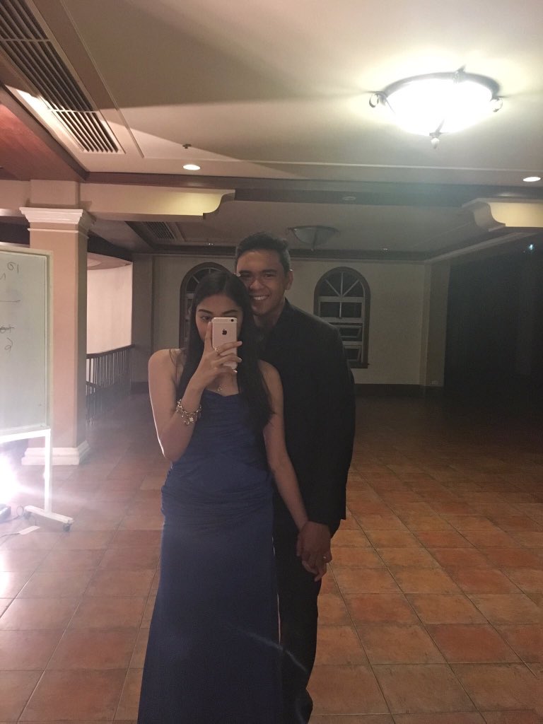 DeanDurano's tweet photo. 5 years ago, we were just strangers. Now, we have each other to lean on. Thank you sa mga notes and pag tudlo hehe congrats to us Beng!! Stay strong for more challenges in college. Loveyou ♥️ https://t.co/LoXlBnv1Hr