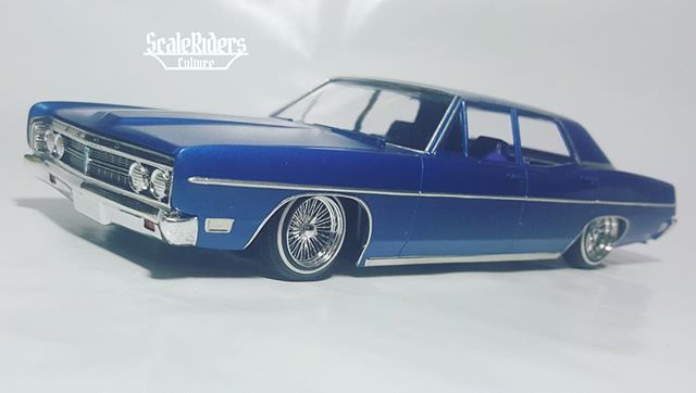 Scaleriders's tweet photo. Painted & Built by Artist: @slowlysmodels #modelcarculture #scaleriders #lowrider #modelcar #ford #builtlow https://t.co/oRgcqEU84u https://t.co/UTJ859ZKZI