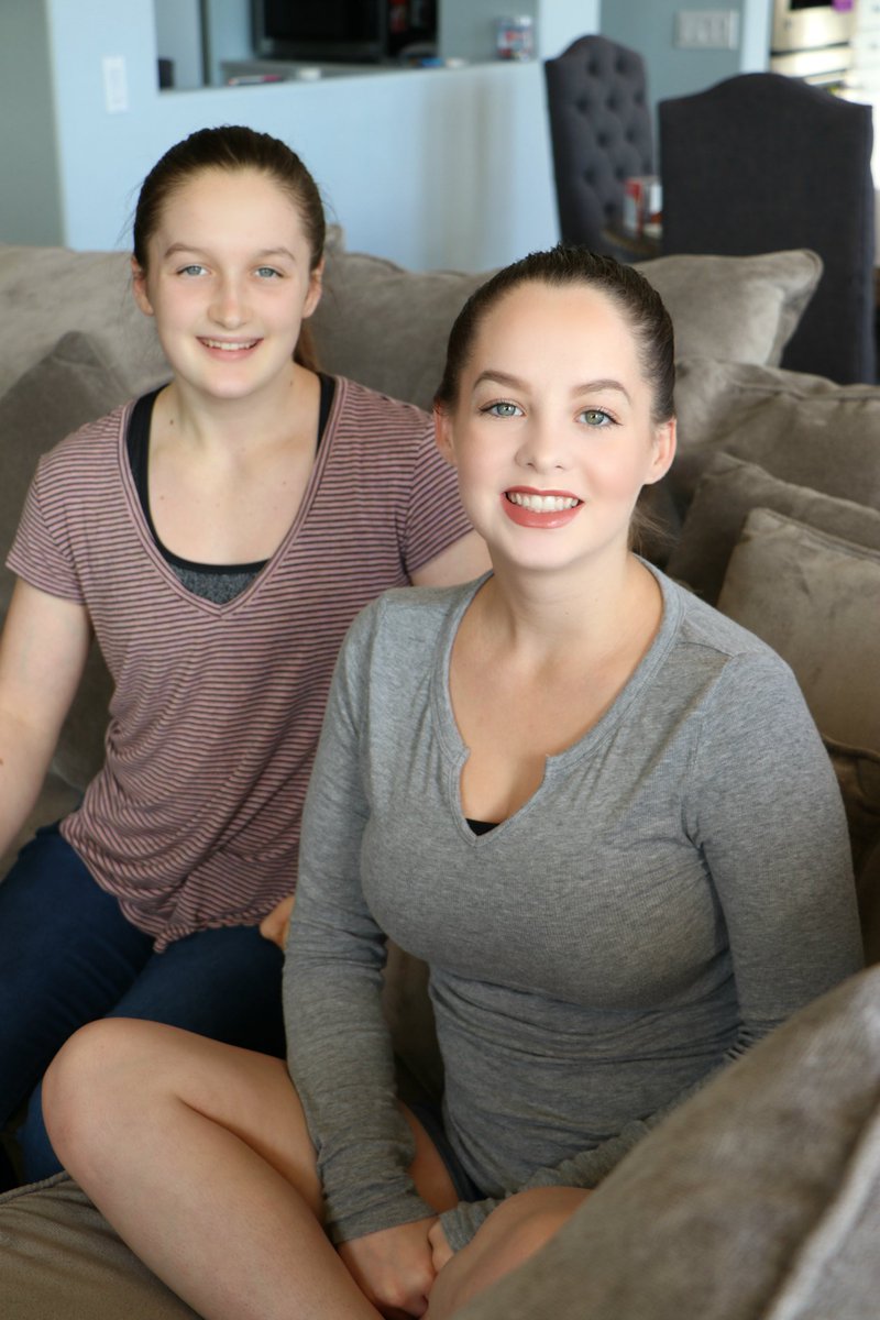 itisalovelylife's tweet photo. #ad How to talk to your teens about acne & tips for taking care of their teenage skin. #HealthyEssentials Read More: https://t.co/78ZNtRd1Gf https://t.co/NHo19625Zz