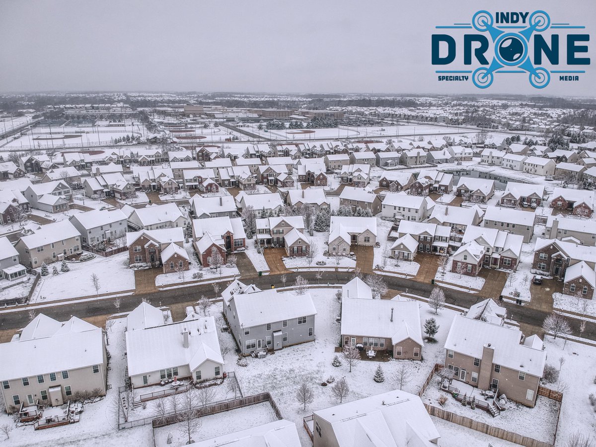 indydrone's tweet photo. Spring is here! No, seriously, we aren't kidding. #SouthAvalonEstates #AroundFishers #HSEHS https://t.co/wv22DaQj1r