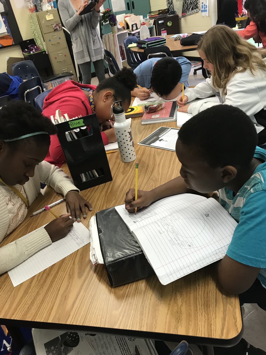 LizzieFragale's tweet image. Welcome back to an ELECTRIFYING Collaboration Monday in 5th Grade Science! @RiverEves @SeeverM #crazycircuits