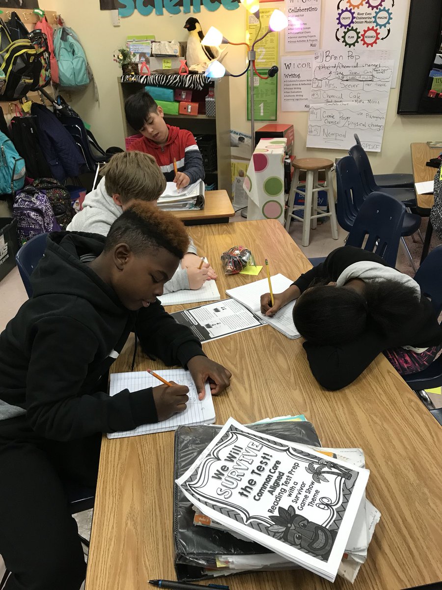 LizzieFragale's tweet image. Welcome back to an ELECTRIFYING Collaboration Monday in 5th Grade Science! @RiverEves @SeeverM #crazycircuits