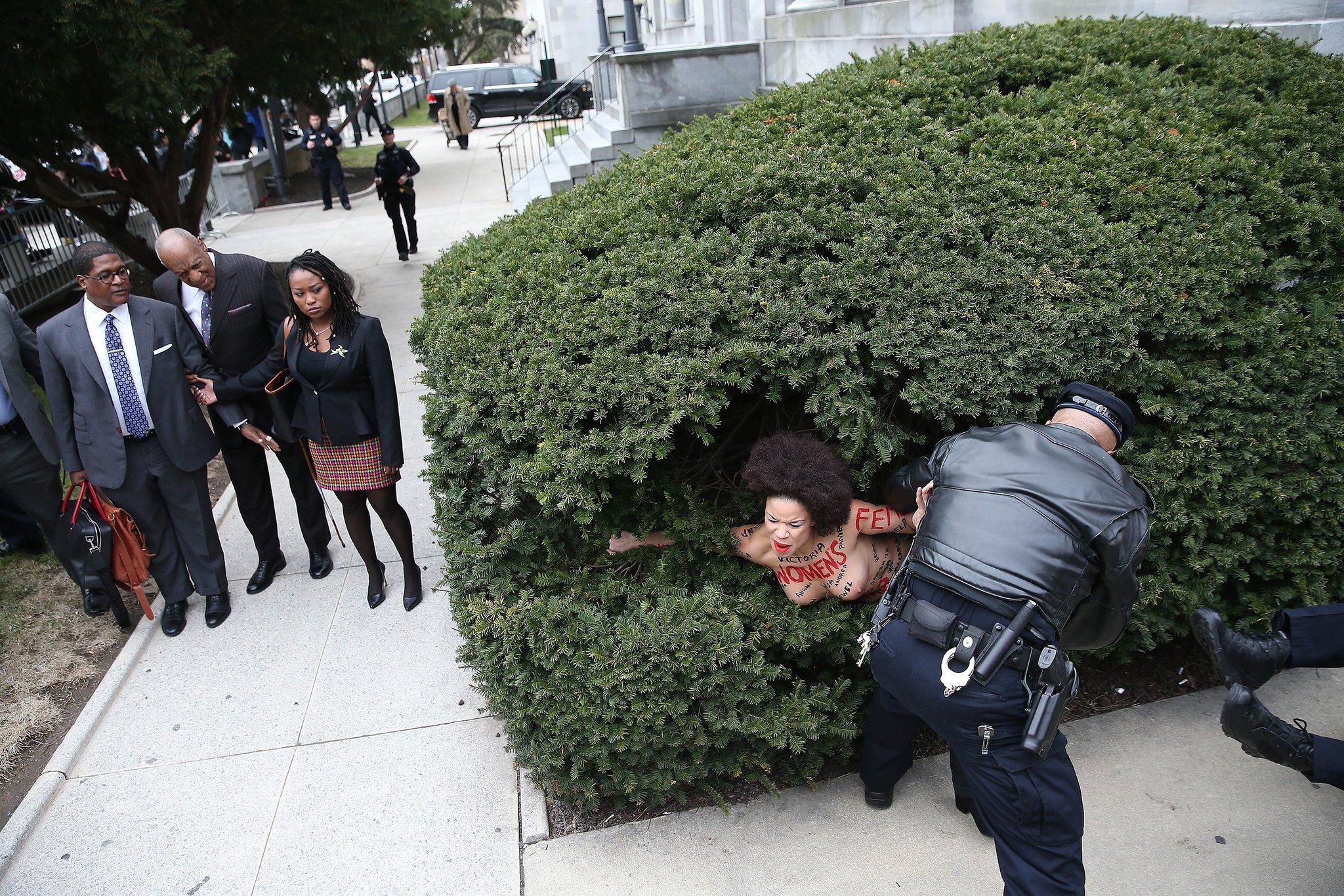 DaWMgnxU8AE54dL.jpg:large