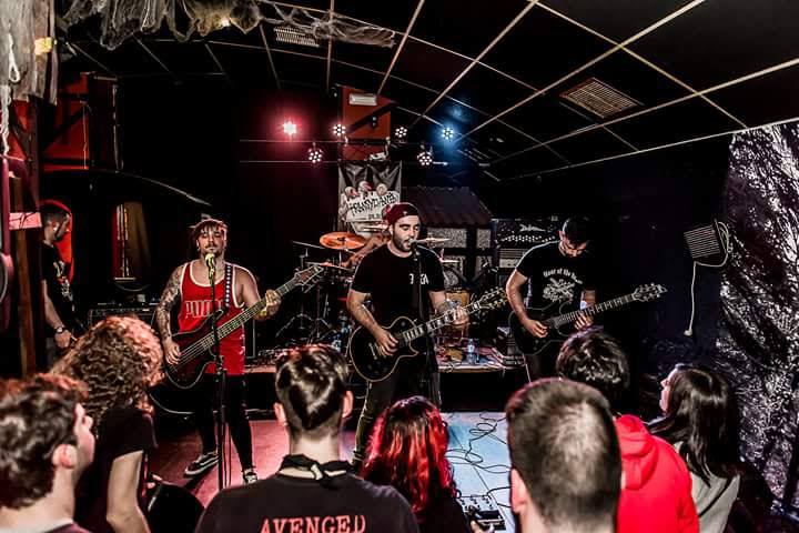 Pronto volveremos a los escenarios.

Estad atentos!