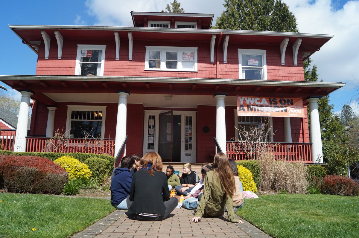From Girls Without Limits: "First day of spring break camp was amazing! We extracted DNA from strawberries, made bead DNA models and had lunch in the sun. Thank you <a href="/siolympia1/">Olympia Soroptimists</a> for making it possible! We appreciate your support." #YWCAOlympia #GirlsWithoutLimits