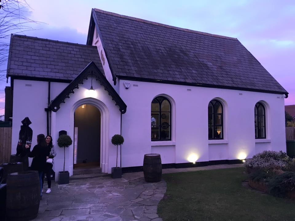 lawlesscomedy's tweet photo. This is where I gigged Friday. “Gigged” is what all the cool kids call “said mass” nowadays https://t.co/c8JXMdlSFY