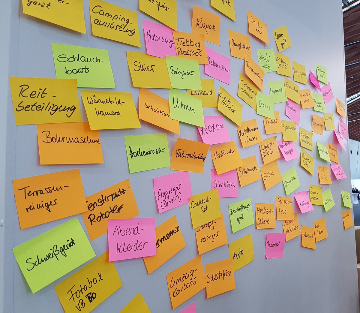 michellebrgrffm's tweet photo. Was würden Sie verleihen oder leihen? #COM18 #SharingEconomy #platforms #genosharing https://t.co/VEnCJ9O3EE