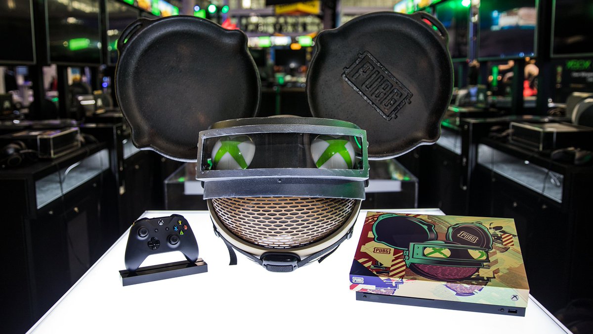 XboxFR's tweet photo. La Carte Miramar arrive sur #PlayersUnknownBattlegrounds pour #XboxOne en Mai ! 

Pour fêter ça, l’artiste @deadmau5 a dévoilé son célèbre masque, version #Xbox 😍🐭

Optimisé pour #XboxOneX.
➡ https://t.co/tGkvIZ4sX4 https://t.co/X5Kfi57Geg