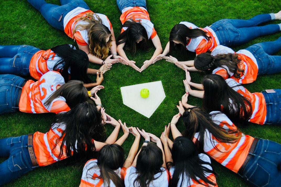 ambush191's tweet photo. I love these pics, but I love y’all more!💛⚾️❤️ #FLH #LJSB https://t.co/j1wWkfuiZT