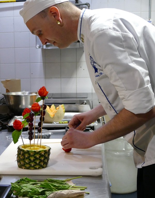 cordonbleuott's tweet photo. Rounding out orientation day for our new students with a fruit carving demo by alumni Thomas Cushing. From fruit to flowers! #knifeskills, #creativeculinary, #fruitart, #lecordonbleu #fruitcarving https://t.co/31zSL5UFIN