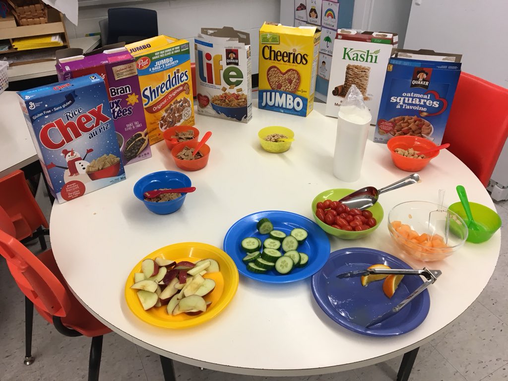 SuzannedeAbreu's tweet photo. I really enjoy visiting my schools with @ONFE_ROPE #SchoolBreakfastPrograms. Today was extra special running into @CBCAdrianH a regular volunteer @LePhareES @LephareCouncil. ๐ to Naomi + entire team!! https://t.co/aJpVwmKTq0