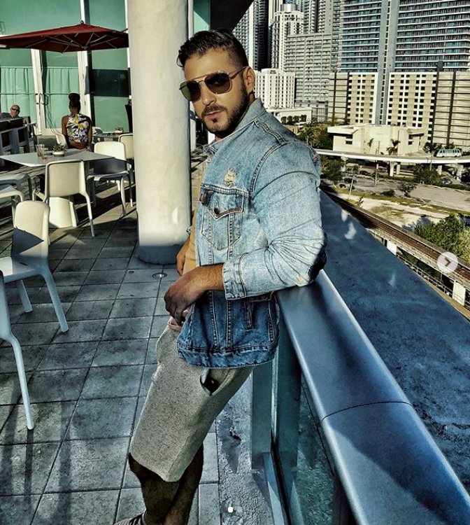 NovotelMiami's tweet image. When in Brickell... #AttonMiami #MiamiStyle #KillingTheGame #InstaWorthyView | 📸 . @casarey13