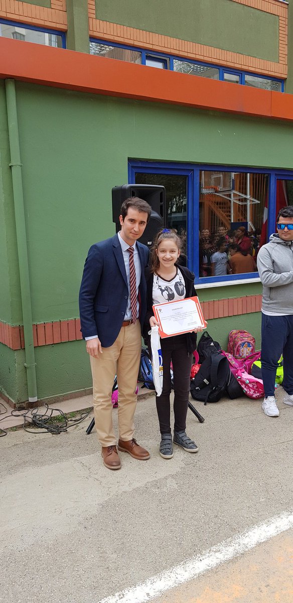 Tubitak 12. Bölge Sergisinde 🏆 3.olarak bizleri gururlandıran 🎖 öğrencimiz Ece Akşit ve ögretmenimiz <a href="/ozenmutluguler/">Özen Güler</a> plaketlerini  Kampüs Müdürümüz Sayın <a href="/hsynkara34/">Hüseyin Kara</a> nın elinden aldılar. Tebrik eder 👏👏 başarılarının devamını dileriz.🏆#kartaldogakoleji