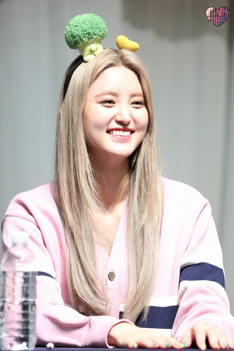 FIVEmyheart's tweet photo. 180406 목동 팬사인회
#EXID #이엑스아이디 #JeongHwa #정화 #LADY #내일해 https://t.co/TzIOGsLKic
