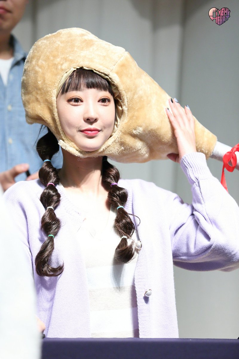 FIVEmyheart's tweet photo. 180406 목동 팬사인회
#EXID #이엑스아이디 #Hyelin #혜린 #LADY #내일해 https://t.co/dttrbUgSOT
