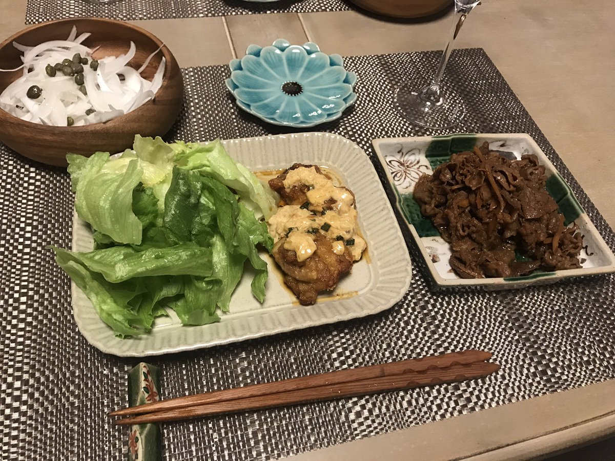 emixoxo82's tweet photo. 🍽梅タルタルの鳥唐揚げ
🍽牛肉のしぐれ煮
🍽ケッパーと新玉ねぎのサラダ
週末ご飯🥂教えてもらったレジピが美味しすぎて、旦那が作れ作れとうるさい、、、梅干しとらっきょう最高❤
#おうちごはん #twitter家庭料理部 #twitterお料理部 https://t.co/qiVbCKh2x5