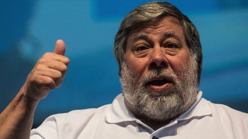 Gizmodo's tweet photo. Steve Wozniak dumps Facebook: "It's brought me more negatives than positives"
https://t.co/p5dNaG7BOx https://t.co/ZHIyFRDuJF