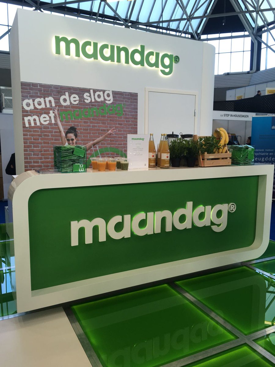 afgelopen weekend serveerde Emilie groene smoothies op de stand van Maandag! #carrierebeurs18
