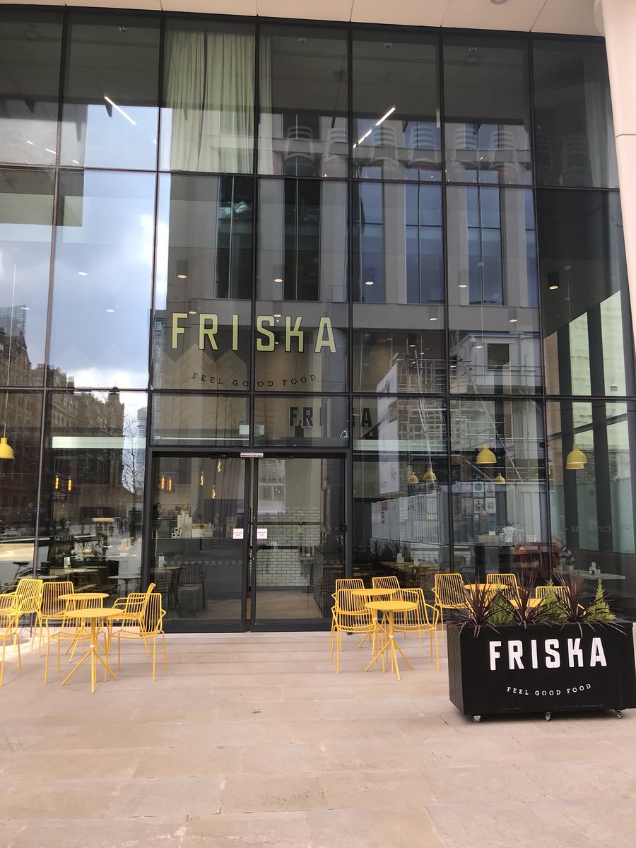 LegendsPT's tweet photo. @FriskaFood an oasis of feel good food in the heart of Manchester. Vegan burrito and signature chilli sauce https://t.co/aXp1adW2Dy