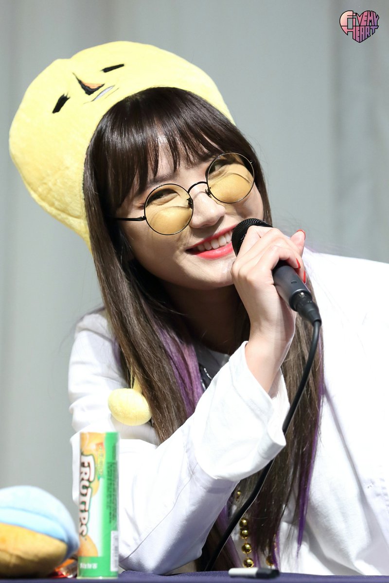 FIVEmyheart's tweet photo. 180406 목동 팬사인회
#EXID #이엑스아이디 #LE #엘리 #LADY #내일해 https://t.co/jaRBEG9jwX