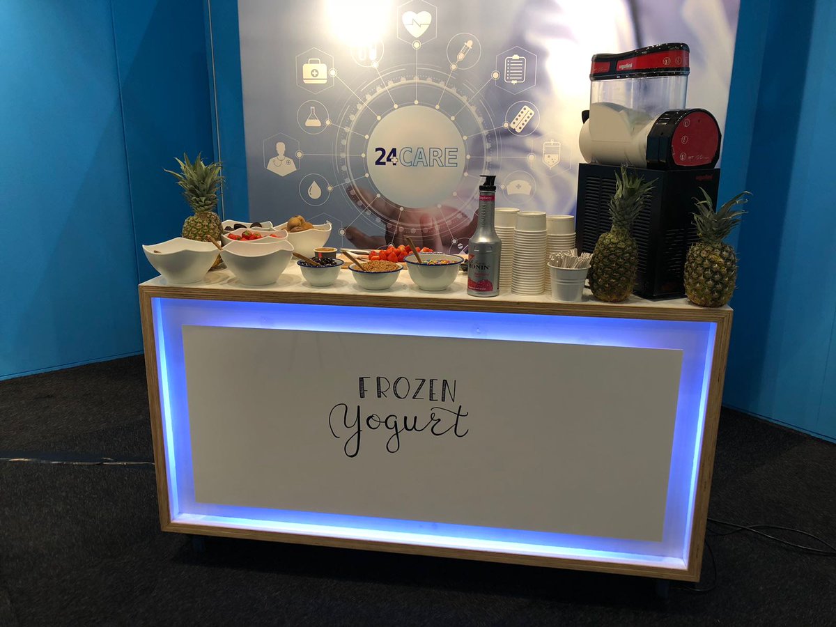 De huisartsen werden afgelopen zaterdag een potje verwend tijdens de Huisartsenbeurs in de Jaarbeurs te Utrecht! Mick Janssen serveert zomerse frozen yogurts op de stand van <a href="/care24athome/">Care24</a>