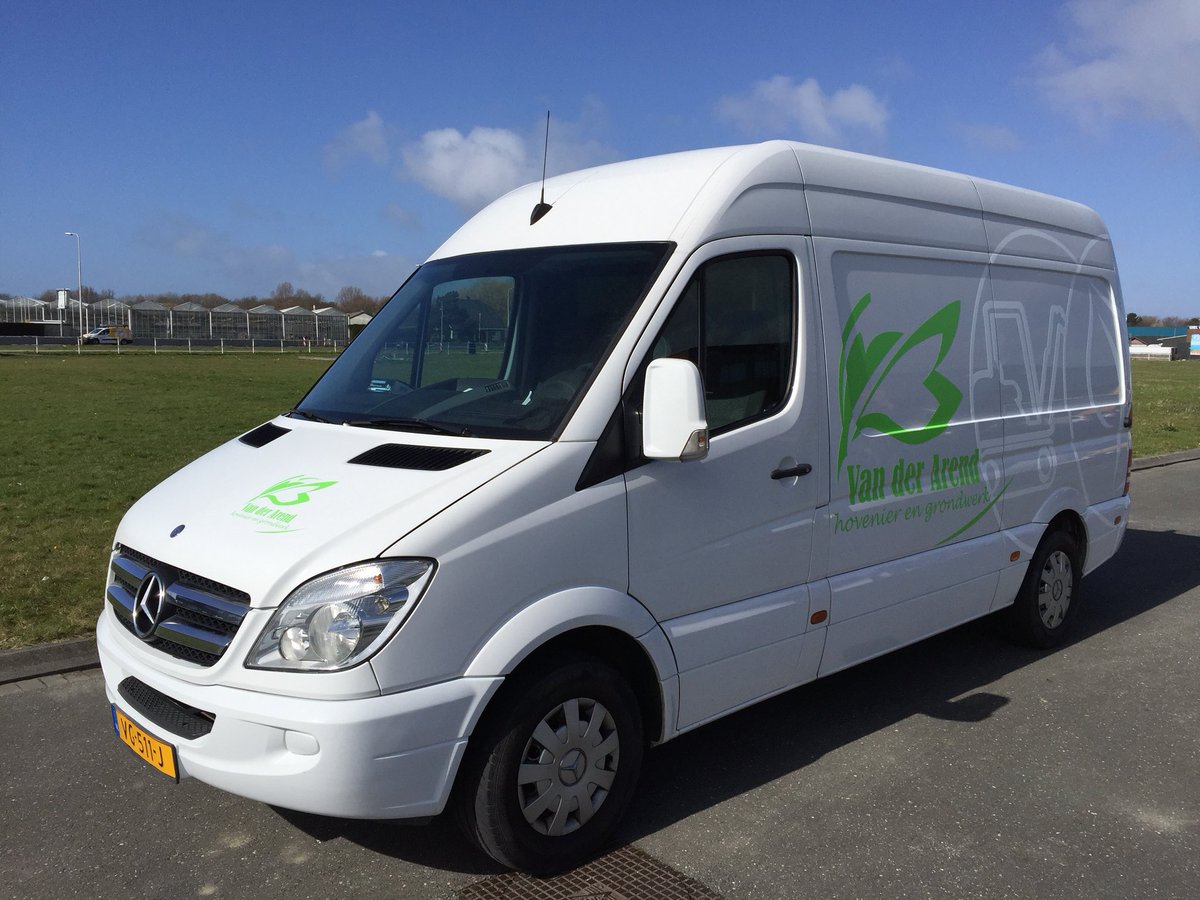 boostreclame's tweet photo. Nieuwe Dodge Ram 1500 en de bedrijfsbus beplakt in matte folie voor Van der Arend Hovenier En Grondwerk! https://t.co/VtEKplisZo
