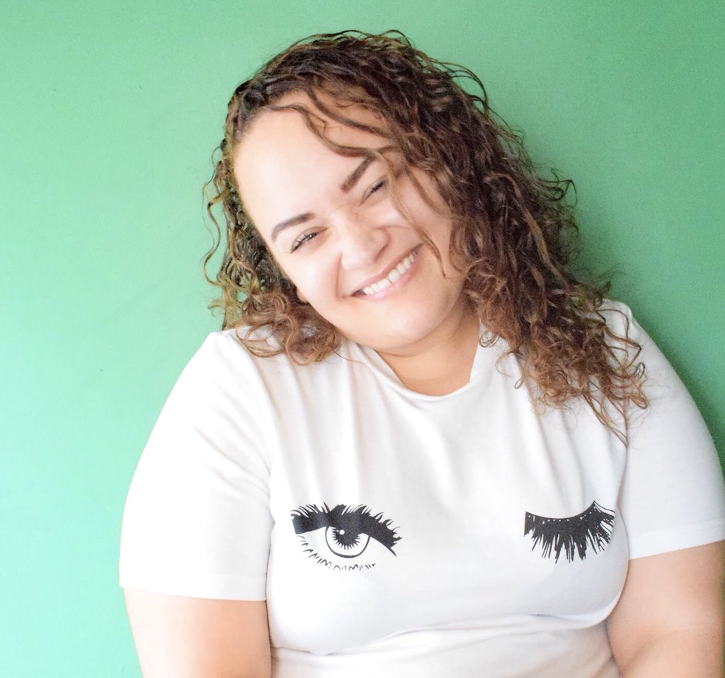 #Momiform #Mondays is on the 
#blog. thriftyhautemom.com/spring-favorit… #momstyle #spring #springstyle @SheIn_official #gifted