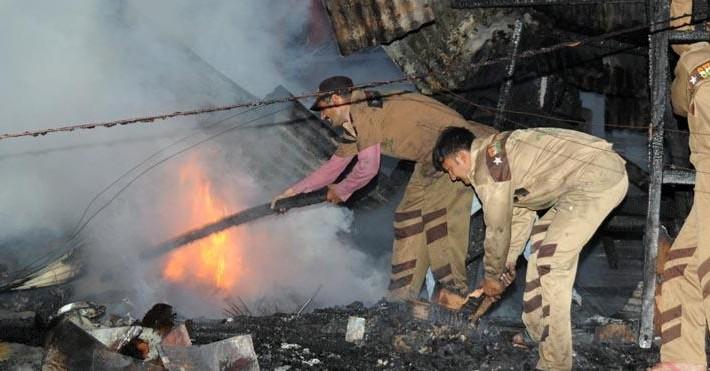 kajal696's tweet photo. #अग्नि_रक्षक 
#SaintMSG_Initiative76
@Gurmeetramrahim ji's followers are always first to serve when there is any calamity or unfortunate. https://t.co/cVmIZOjPcY